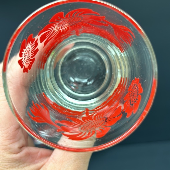 Vintage clear glass 1L pitcher and 4 matching juice glasses red sunflower design - Picture 7 of 12